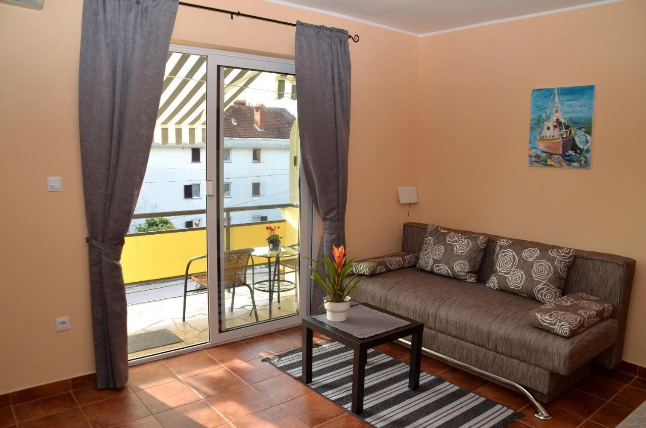 Apartment Renata Ловран Экстерьер фото